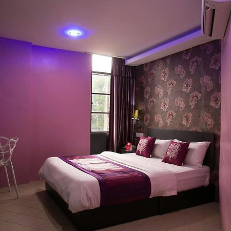 Oyo 176 Hotel Q Inn Петалінг-Джая Екстер'єр фото